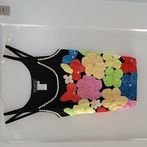 Quest-ce Que Crest? Floral Sequine Top